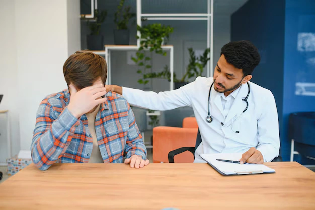 Therapist providing counselling support to a patient during alcohol detox at Alcohol Detox London.